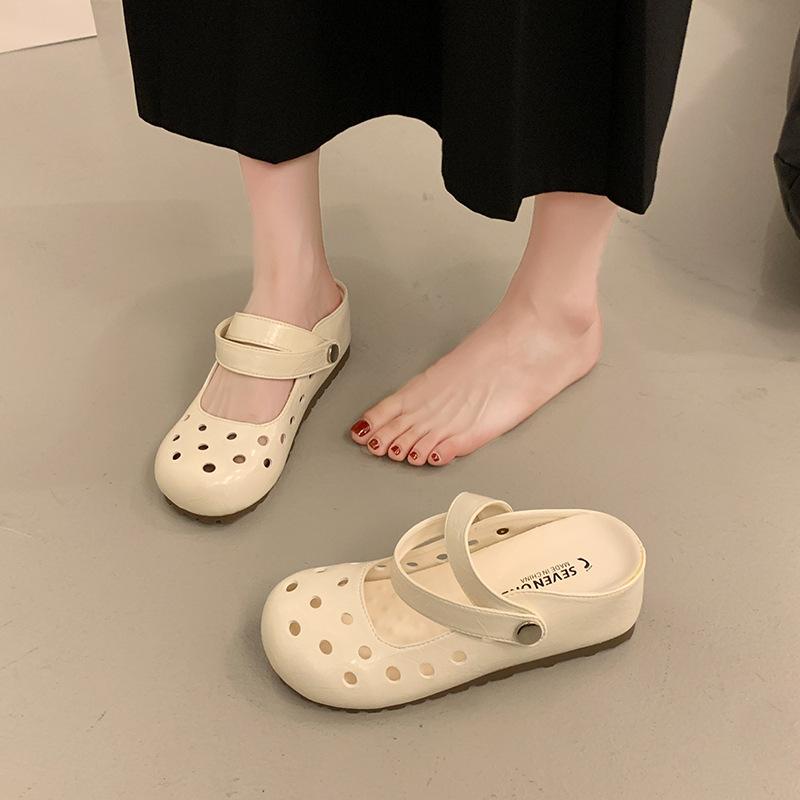 

Красные туфли Мэри Джейн с заклепками женские весенние новые с квадратным носком и неглубоким вырезом, одинарные туфли на плоской подошве, маленькие кожаные туфли 40