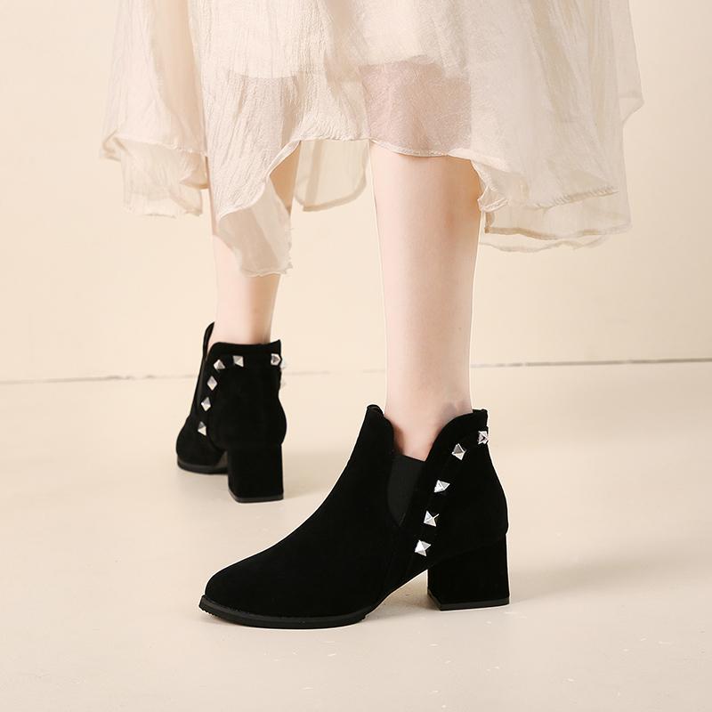 Fashion 2024 Autumn and Winter New Hot Selling Pointed Zipper Design Short Boots High Quality Rivet Decorated Women's Fashion Boots