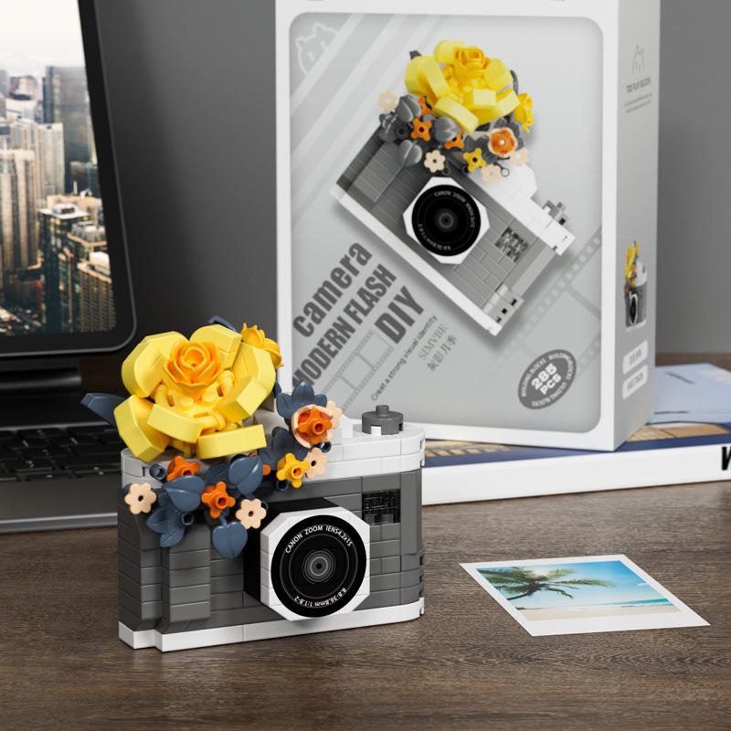Educational Retro Camera Building Blocks: Compatible with Lego, Fun High-Block Toys for Boys & Girls, Perfect as Desktop Ornaments