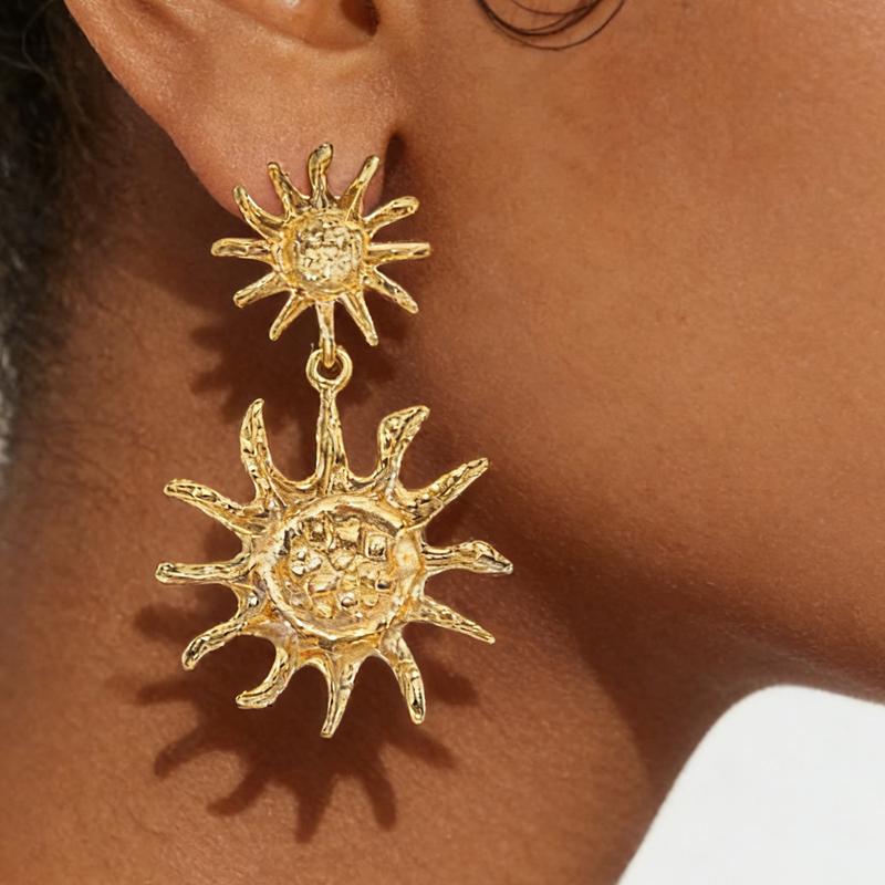 Exaggerated Metal Sunflower Pendant Earrings for Women Personality Gold Color Sun Long Earrings Fashion Party Zircon Gitfs
