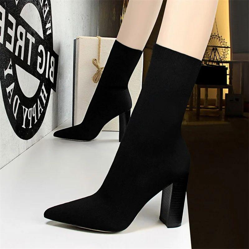 Mode Herbstmode Einfache Metallfarbe Quadratische Absätze Sockenstiefel Damen Stretchstoff Elastische Spitzschuhe Stiefelette