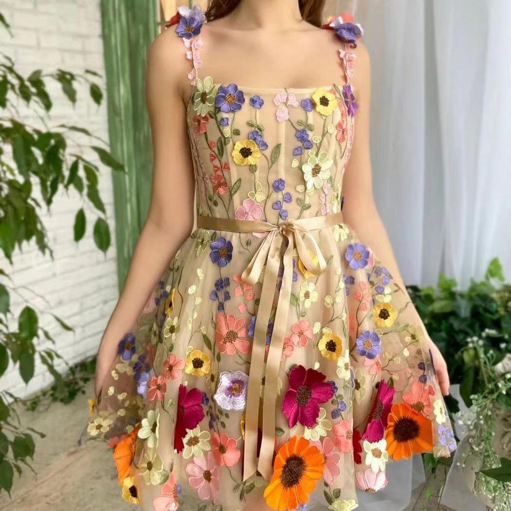 Abito Elegante 3D Ricamato con Fiori Aderente ai Fianchi 2025