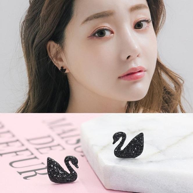 Elegant Black Swan Full Diamond S925 Silver Stud Earrings For Women