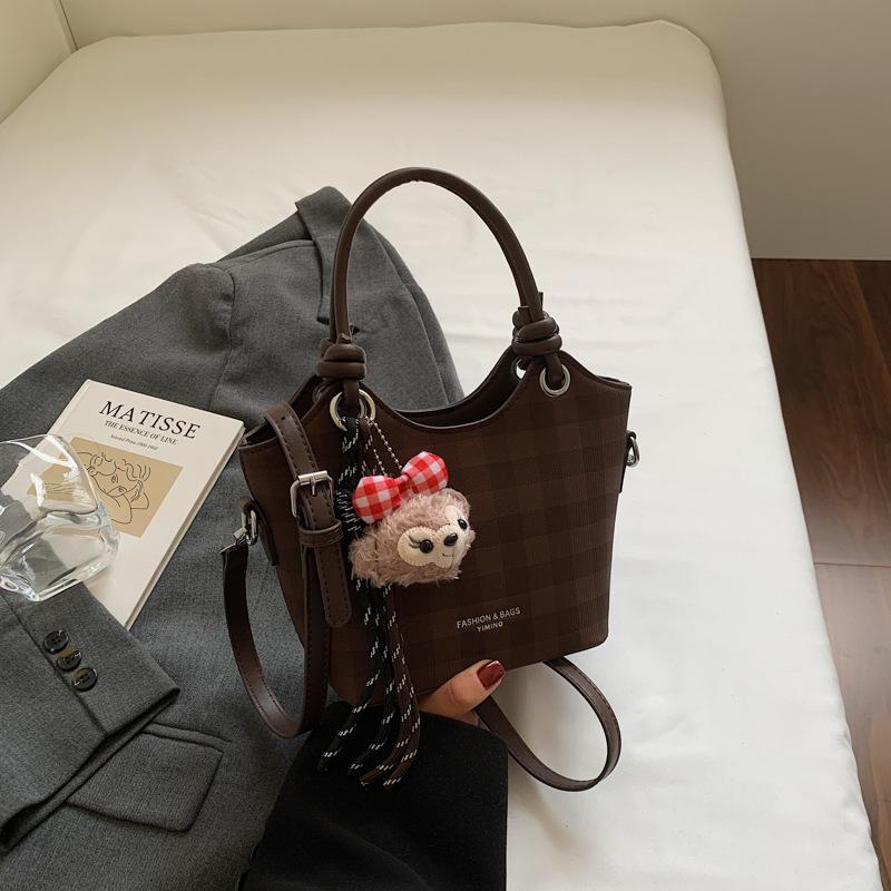 Stylish and Simple Lightweight Handbag Bag Women's 2025 New High-value Niche Single Shoulder Underarm Bag Plaid Messenger Bag