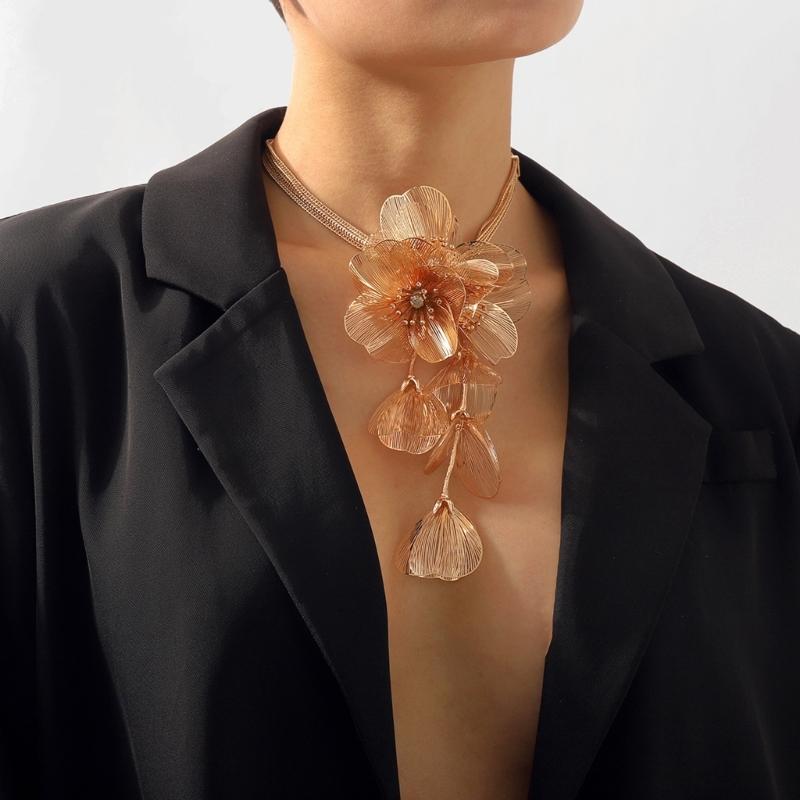 Personalized Flower Pendant Necklace Statement Chunky Necklace for Women Girl Gifts Rhinestone-Flower Clavicle Chain