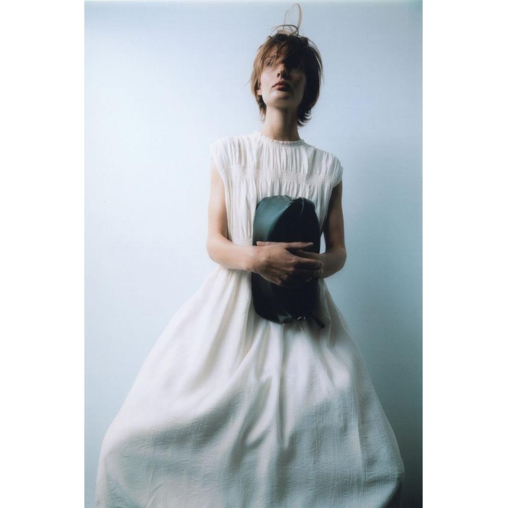 

Кремовое платье с деталями для курения HM