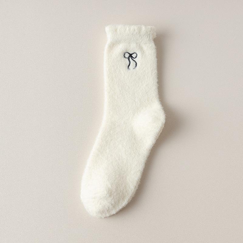 Kawaii Nœud Papillon Style Ballet Épaissir Velours Corail Sol Mignon Chaussettes Peluche Hiver Maison Sommeil Thermique Couleur Unie Mi-mollet