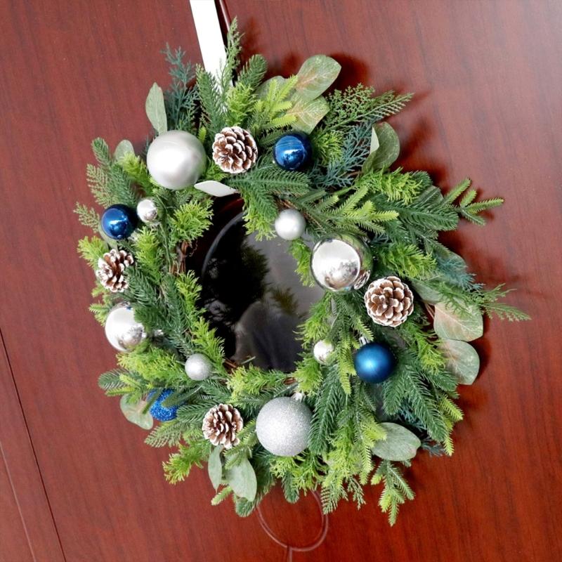 Festival Holiday Wreath Ornament Christmas Wreath Artificial Pine Garlands Festival Wall Hanging for Holiday