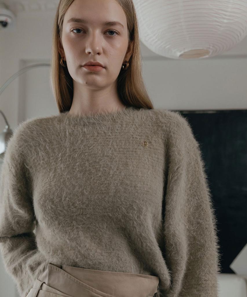Illoje Long Hair Soft Sweater (Beige)