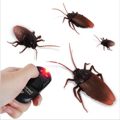 Hileli Elektrikli Hamam Böceği Evcil Hayvan RC Simülasyon Örümcek Robotik Uzaktan Kumandalı Karınca Oyuncak Cadılar Bayramı Noel Yetişkinler İçin Mini Hediye Şaka Böcek