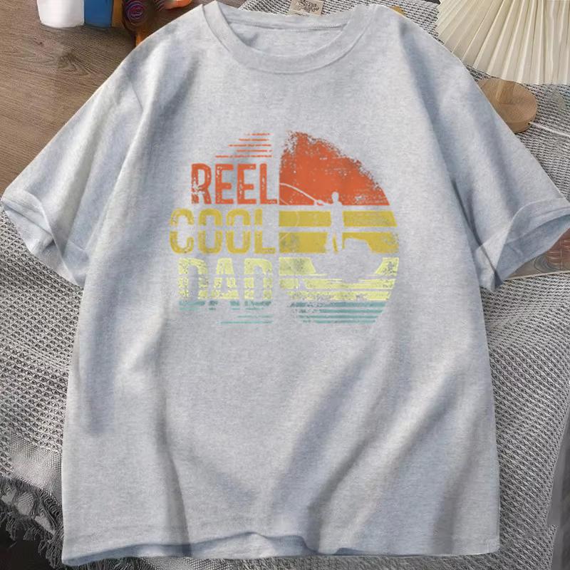 Fishing Dad T‑shirt "Reel Cool Dad" Retro Sunset Fisherman Design Casual Short Sleeve Mens Tee Fathers Day Gift Fishing Tee Top