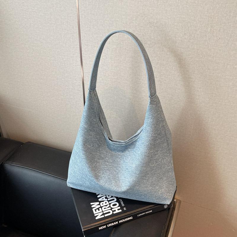 

Casual and simple single shoulder armpit bag women s new versatile lazy fashion large-capacity commuter bag large bag синий
