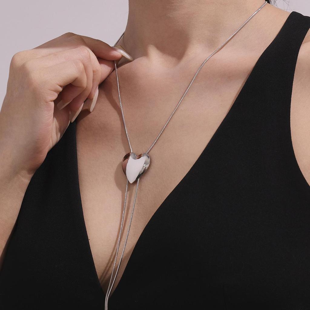 Qiong Yao 18K Gold Plated Heart Snake Chain Necklace with Stainless Steel Tassel