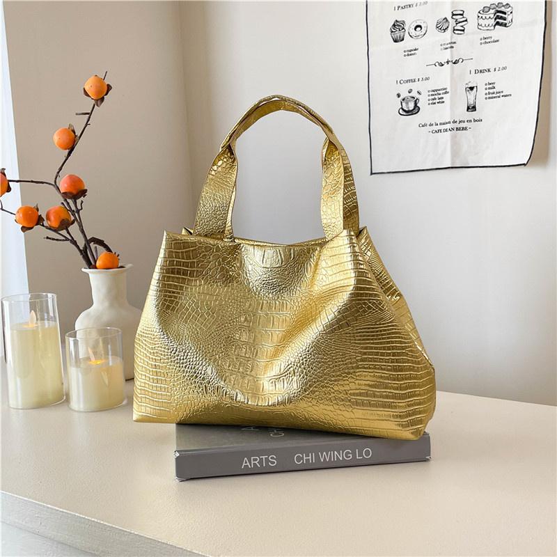 Trendy Bags Large Capacity Tote Bag for Women Fashionable Purse and Handbags Versatile Women Shoulder Bags