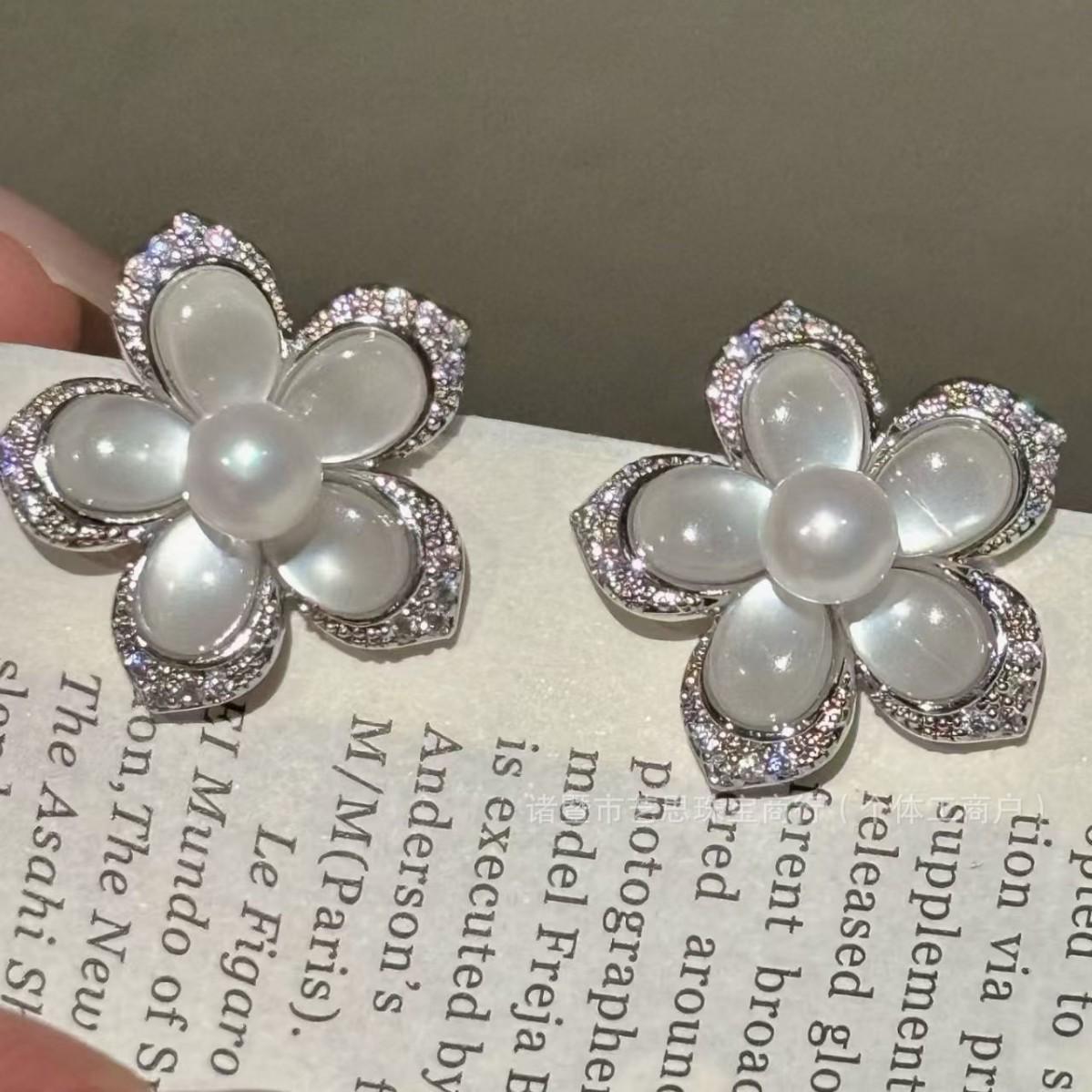 Freshwater Pearl Flower Earrings: 5-6mm Gentle Romantic Mother-of-Pearl Petal Studs, Versatile Elegant Jewelry. Other