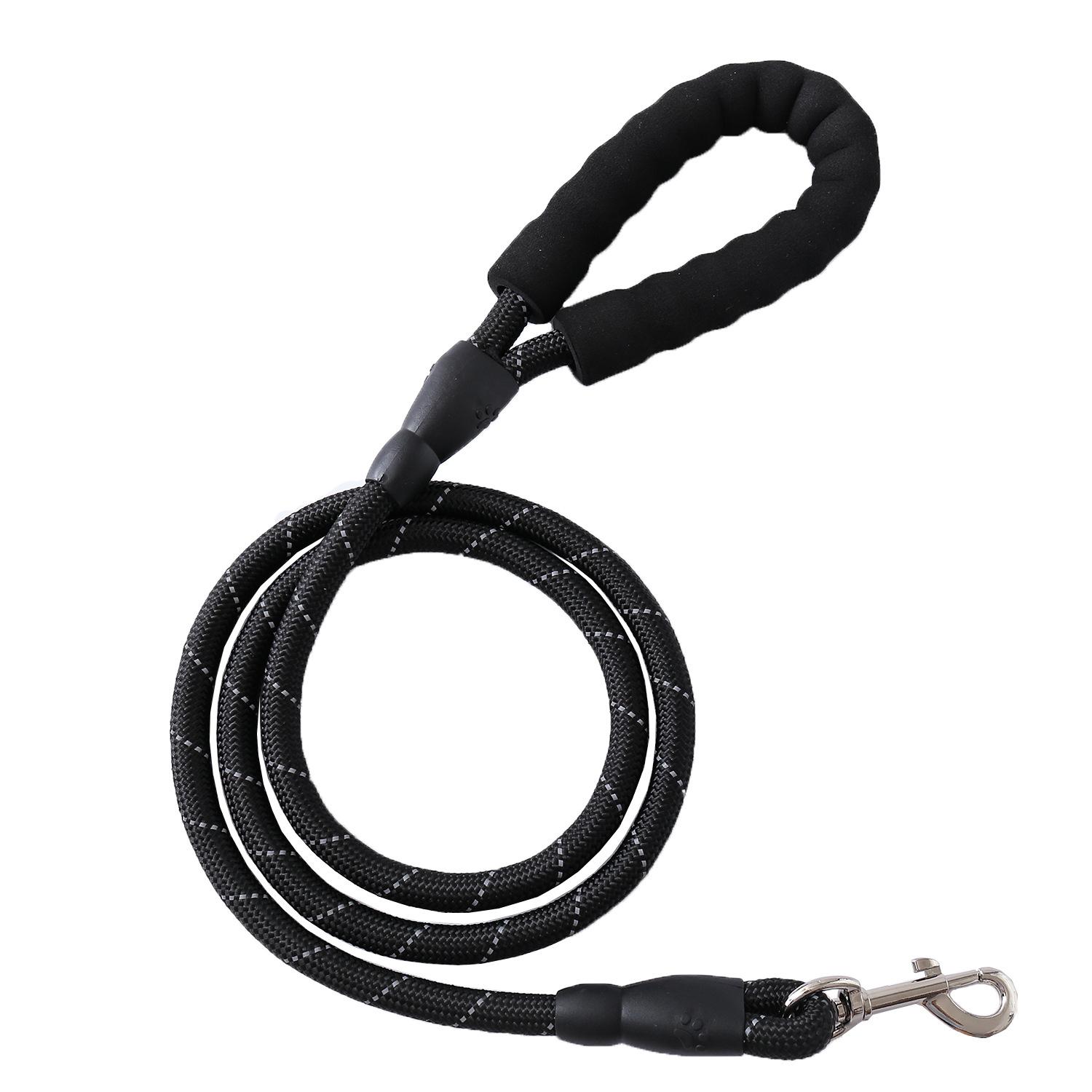 

Pet leash, outdoor dog walking explosion-proof flushing does not restrain hands reflective dog p rope pet leash 0.8cmX1.5m чёрный