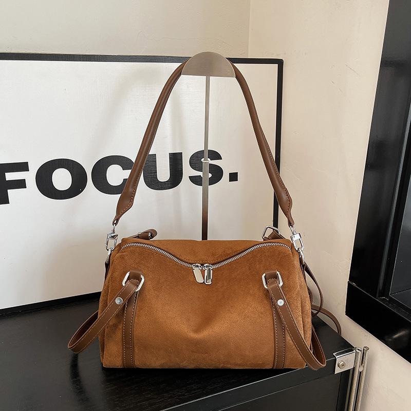 Versatile Single-shoulder Bag with Large Capacity, Retro Commuter Crossbody Bag