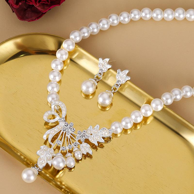 European American Simulation Perle Blumen Halskette Ohrringe Set Frauen Braut Schmuck Zubehör