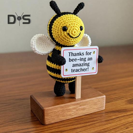 Crocheted Bee Teacher Appreciation Gift Handmade Thankful Bee Ornament with Sign Bee Crochet Doll Gift for Teachers Birthday Teacher's Day