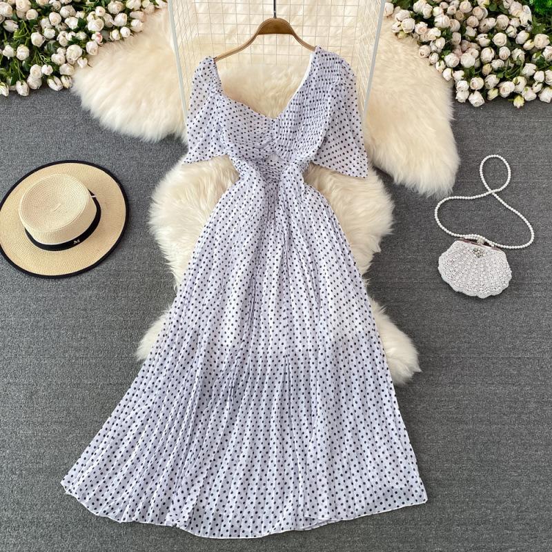 V-neck High Waist and Thin Hollow Bubble Sleeves Pleated Dress Seaside Vacation Pendulum Long Skirt Casual Style Short Sleeves