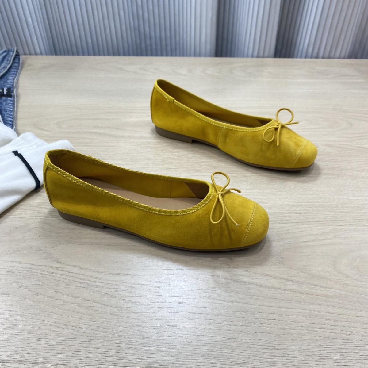 

European bow shallow mouth single shoes women s 2025 spring new flat grandma shoes with skirts evening shoes tide 40 жовтий