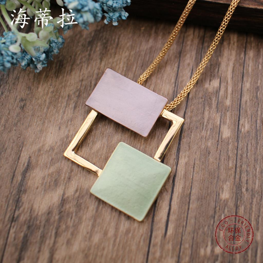 New Color-coated Geometric Square Hollow Pendant, Simple and High-end Women's Versatile Square Necklace