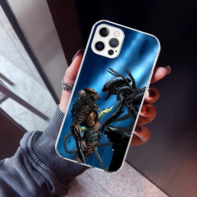 Alien Vs Predator Painted Phone Case For iPhone 17 Air 16 15 Pro Max 14 Plus 13 Mini 12 11 Cover 7 8 SE Silicone Shell Print Fun