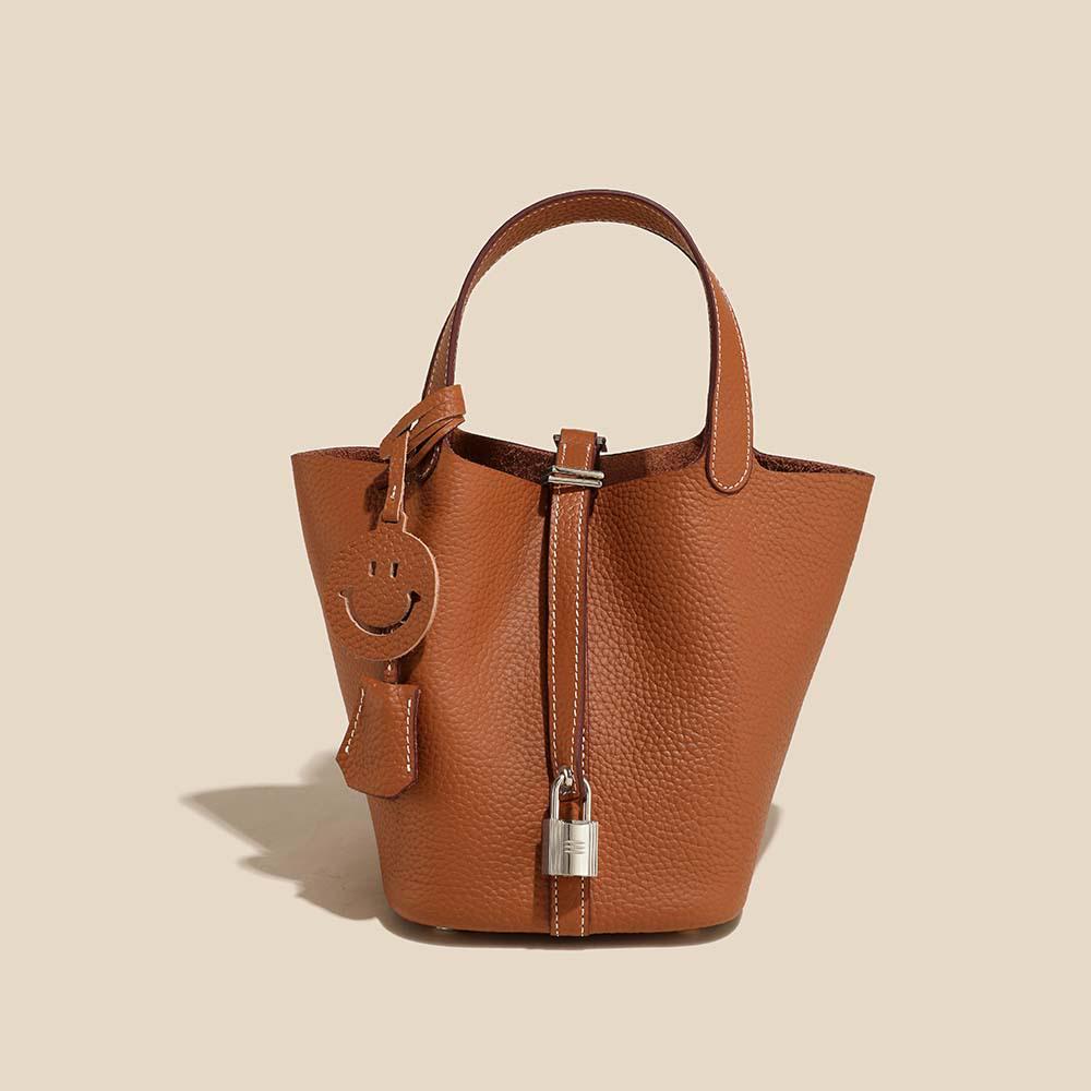 2025 Trending Women's Genuine Leather Cowhide Bucket Bag: Versatile, Top Layer Vegetable Tanned Handbag