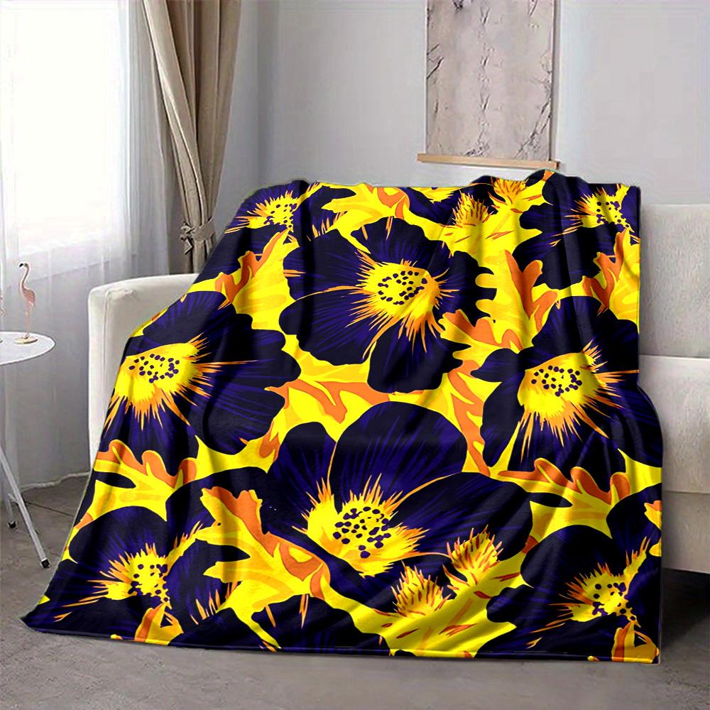 1pc Floral Pattern Blanket Warm, Cozy, And Soft, Suitable for Sofas, Beds, Cars, And Office Use.Perfect for Camping And Travel, Making It a Great Gift
