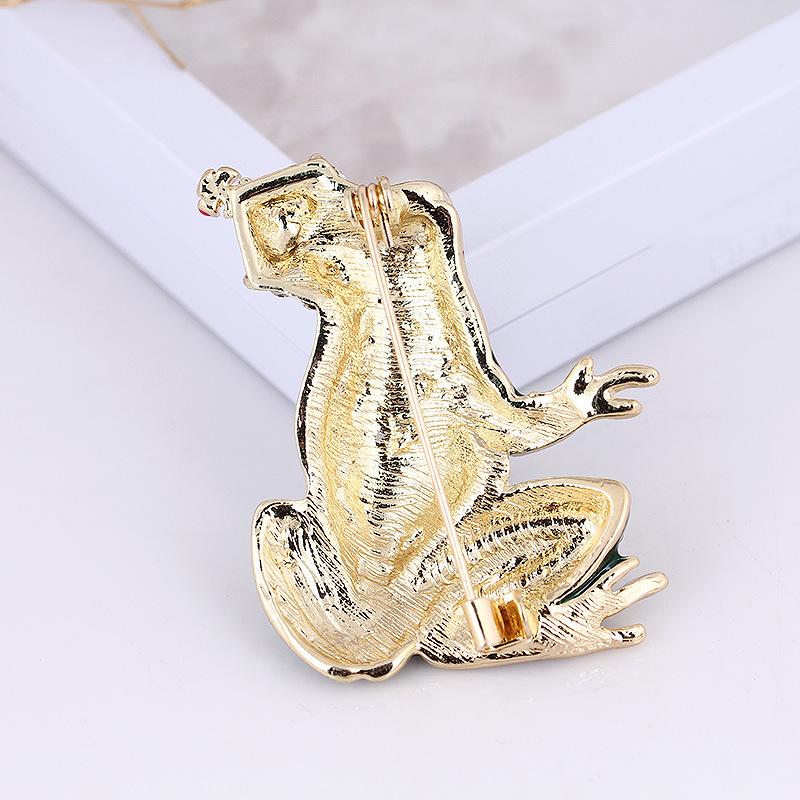 Cartoon Enamel Frog Prince Animal Brooches For Women Man Unisex Trendy Classic Fairy Tales Rhinestone Frog Brooch Pins Jewelry