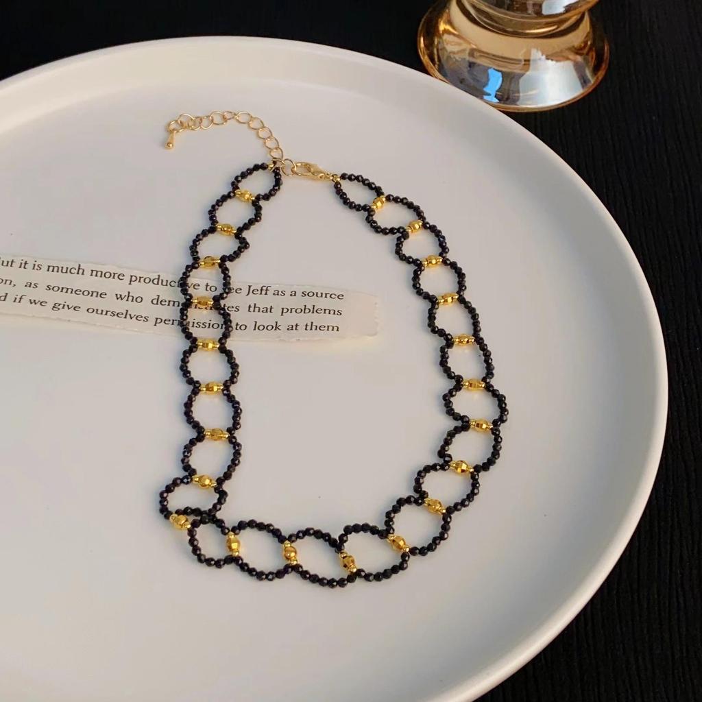 Fashionable Black Beaded Necklace for Women: High-End, Sweet, and Cool Clavicle Chain - Versatile and Unique Accessory