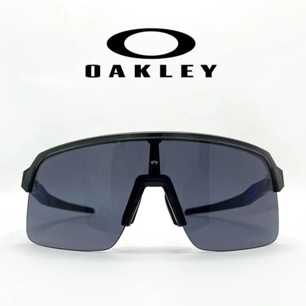 

Sutro Light(A) OO9463A-2939 (9463-29) Prisme Grey Sports Goggles doesn t exist