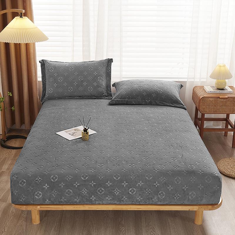Foreign trade heavy milk fleece mattress single-layer jacquard mattress three-piece set fully enclosed dirty mattress non-slip fixed