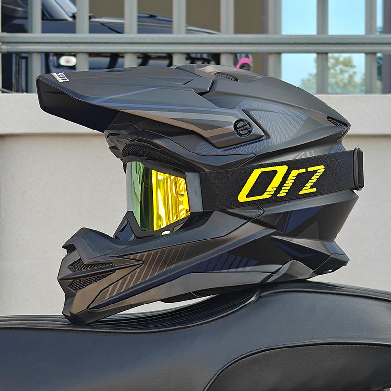 DOT Approved Adult Motorcycle Helmet Off-Road Dirt Bike Racing Full Face Helmet with Goggles