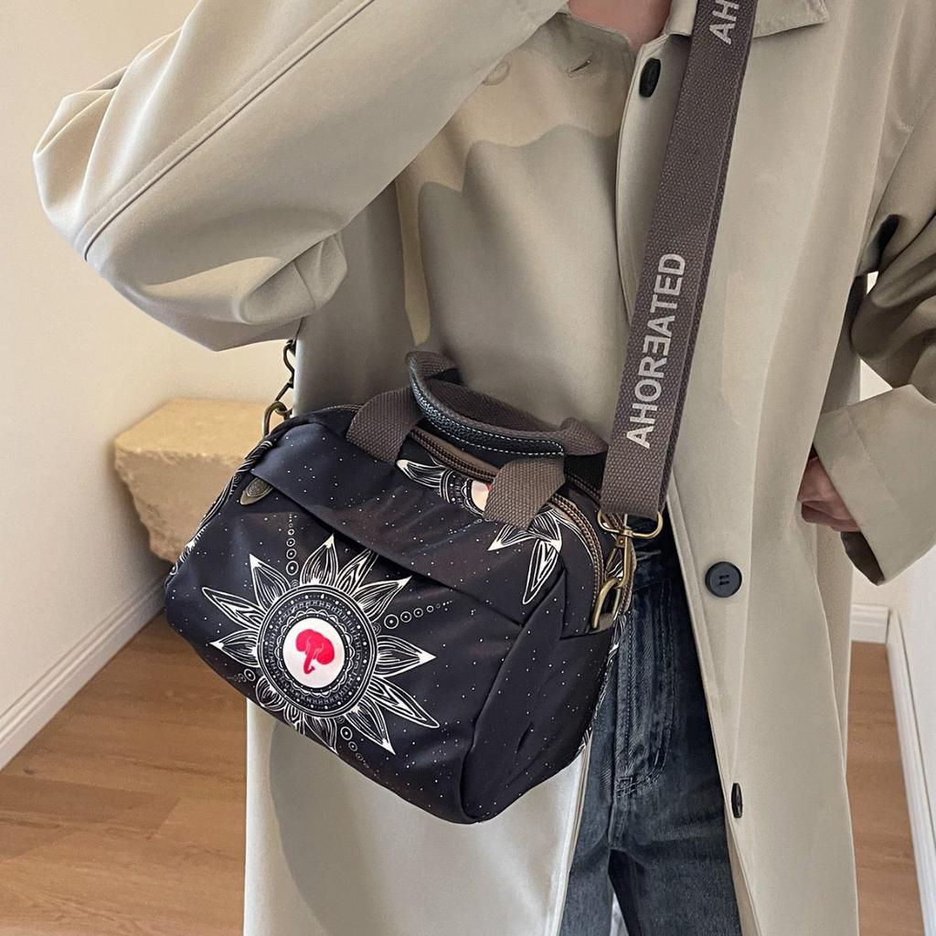 Fashion Printed Casual Portable Sliver Dual-purpose Bag Large Capacity Commuting Shopping Single-shoulder Women's Bag
