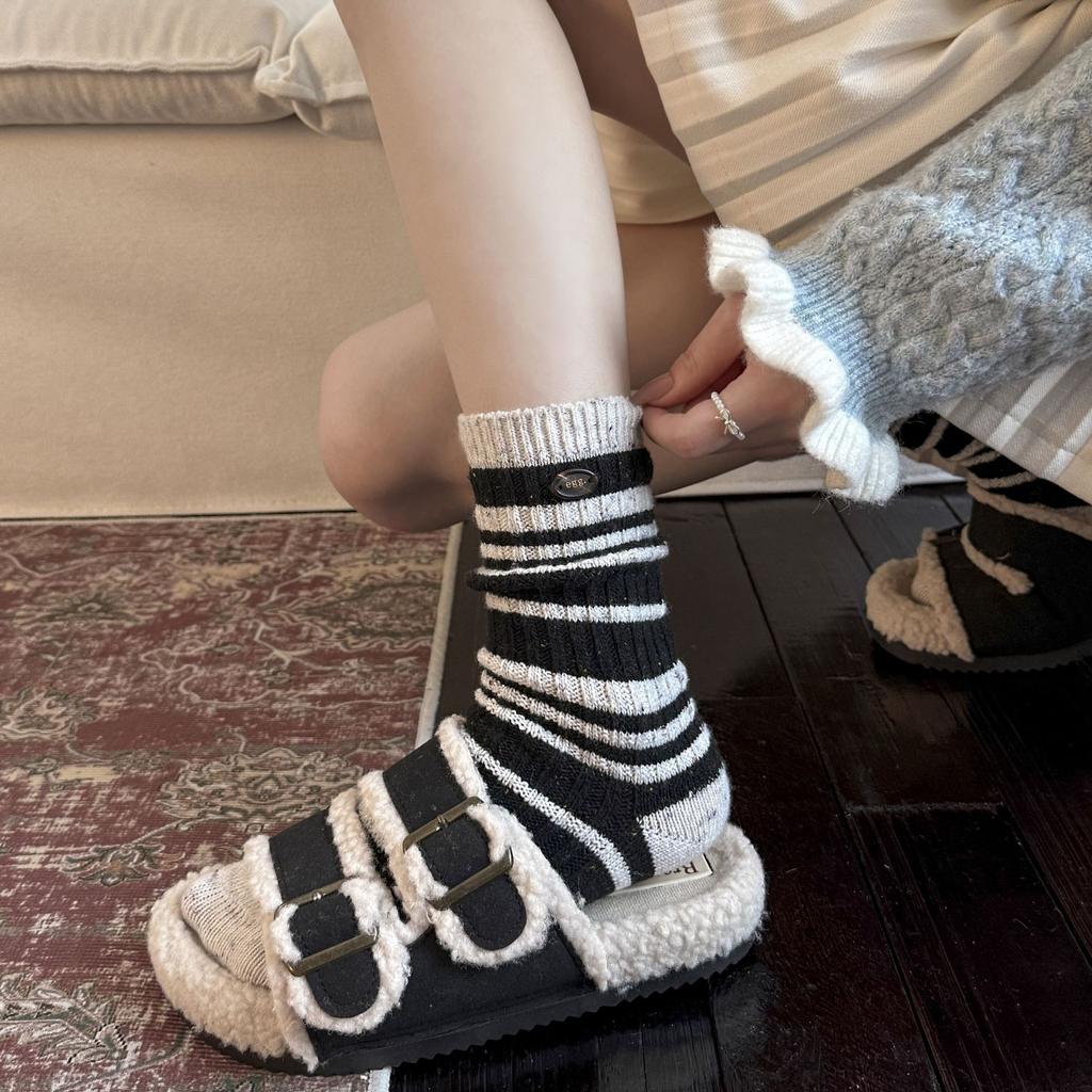 Women's Autumn and Winter Warm Trend Idea Yarn Matching Color Stripe Button Wool Mid Tube Socks