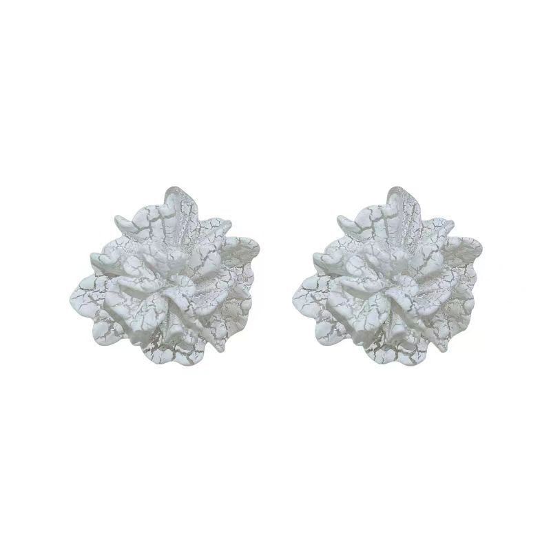 Fashion light luxury high-end stud earrings small fresh flower series earrings sweet and exquisite niche versatile daily earrings