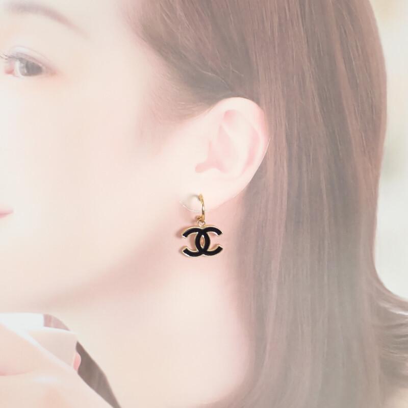 Chanel Pierce Gold Gold Plated Women