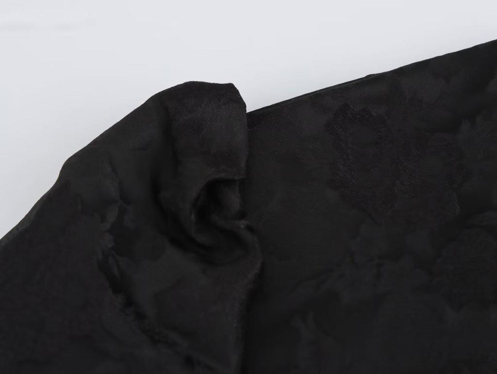 Spring 2025 Women's Puff Sleeve Deep V-Neck Cake Dress - European & American Style Fashion