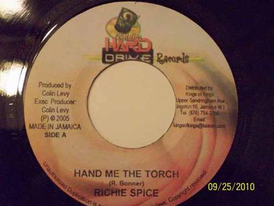 7-Zoll Schallplatte RICHIE SPICE / ULTIMATE SHINES - Hand Me The Torch / One Step At A T NONE Festplattenaufnahme 2005 Jamaika Reggae, Ska & Dub Gebraucht