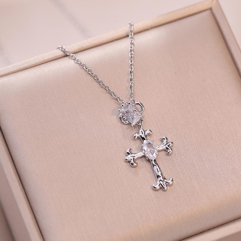 

2023 Fashion Shiny Crystal Zircon Cross Pendant Necklace for Women Girl Punk Party Zircon