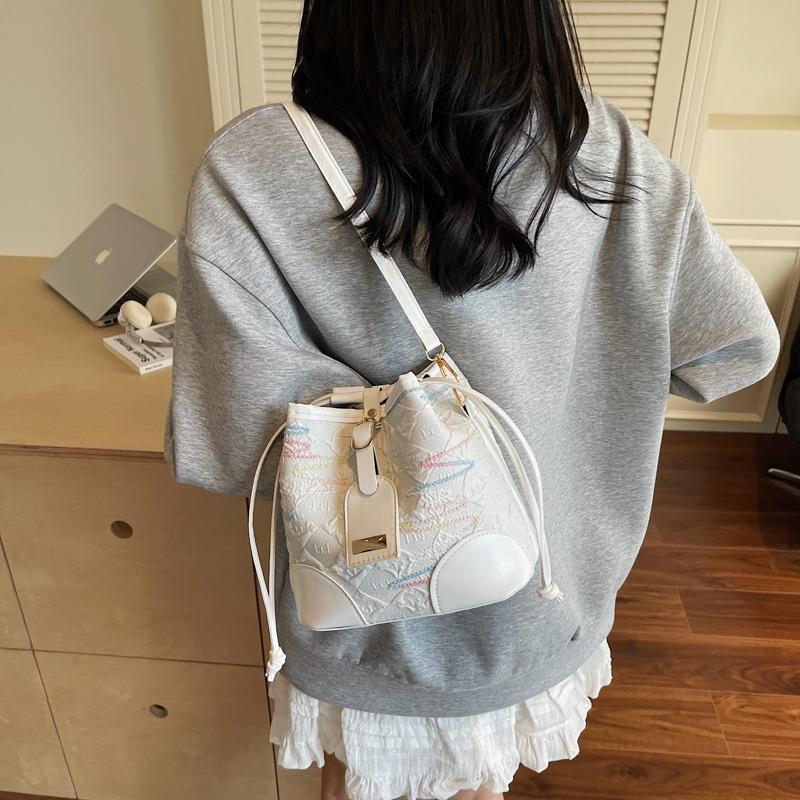 Light Casual Commuter Bucket Tote Bag New Fashion Versatile Shoulder Bag Niche Messenger Bag Women