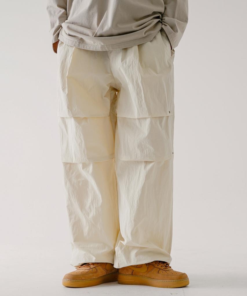 EZKATON Diving Nylon Pants Ivory Kmlp6734