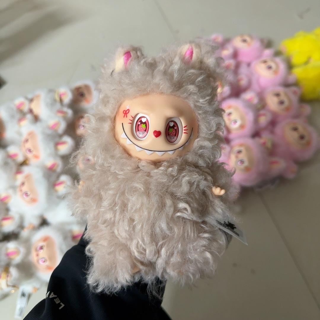 

Мультяшный кудрявый плюшевый кулон Лабубба с цветовой координацией Лабубба - Лабубба с кудрявой шерстью и глазами-звездочками, редизайн светло-розовый