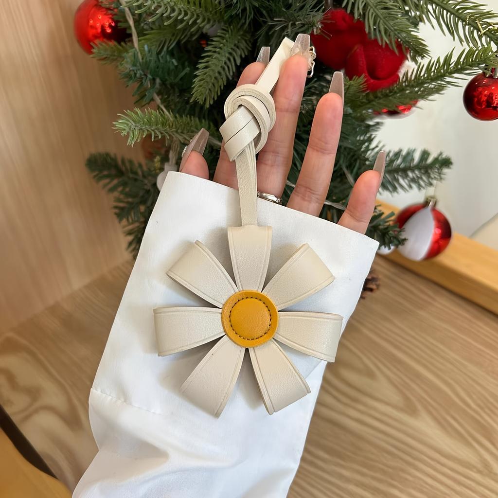 Sunflower PU Leather Bag Charm Suitable for Handbag Accessories, Car Decorations, Holiday Ornaments and Birthday Gifts
