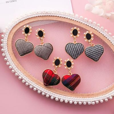 Cercei – Cercei suspendați