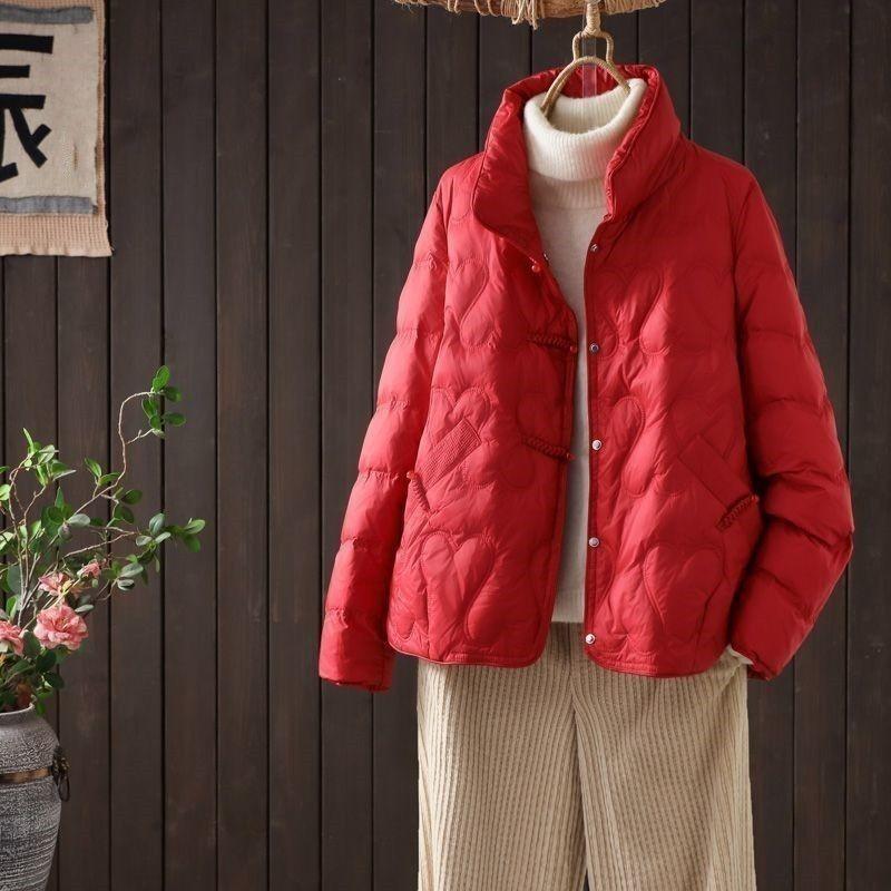 Retro buckle light and thin short down jacket women's year winter new fashion age-reducing foreign style white duck down jacket