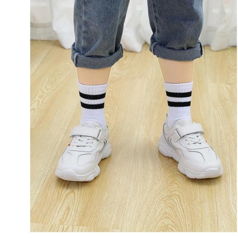 5 Par/ Parti Enfärgad Mjuk Bomull som Andas Barn Skolsockar Flickor Pojkar Casual Grå Svart Vit Sport Barnstrumpor