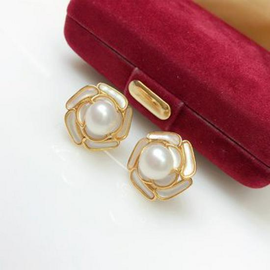 Retro Natural Pearl Abalone Shell Earrings: Hong Kong Style, Light Luxury, Trendy Chinese Pendant, 8-9mm 8-9mm