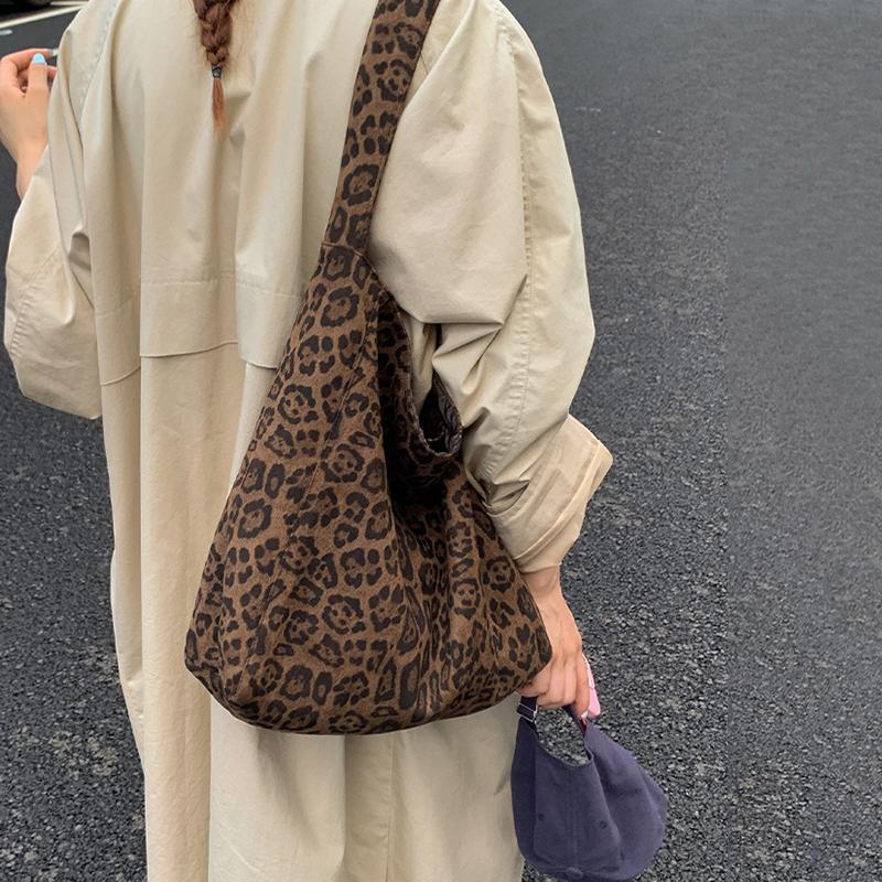 Yogodlns Large Capacity Retro Leopard Print Canvas Tote Bag Women's Commuter Single Wide Strap Underarm Handbag for Winter